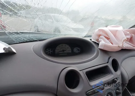 2002 Toyota Echo из США, поврежденный, VIN JTDBT123125025573